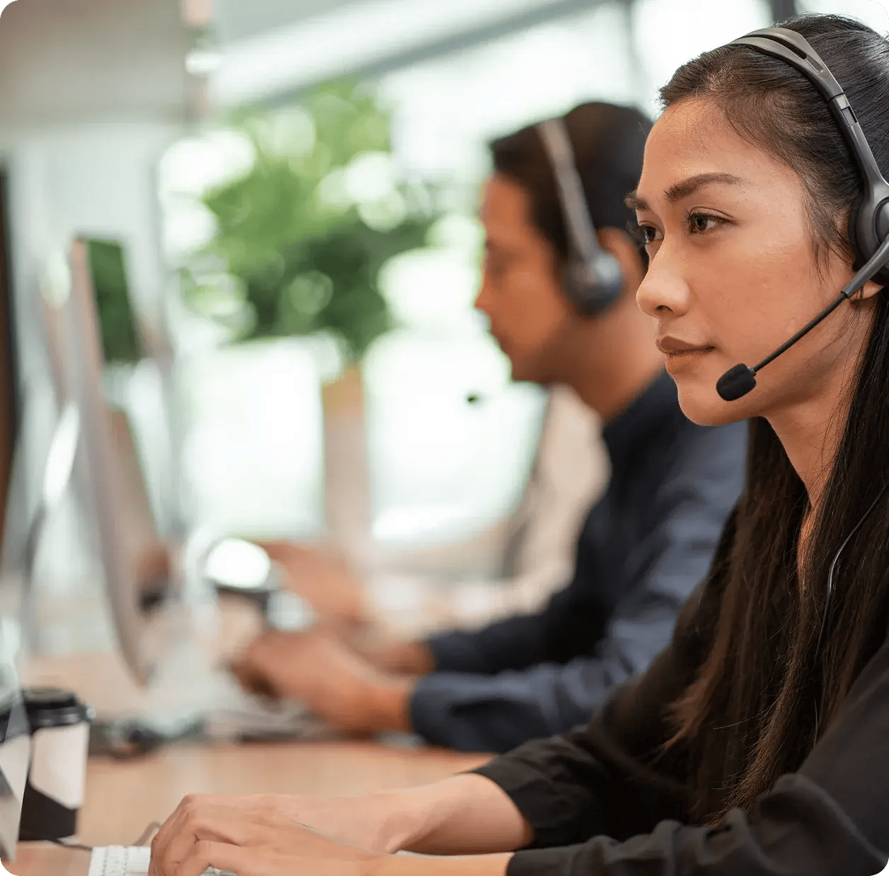 call-center-employee