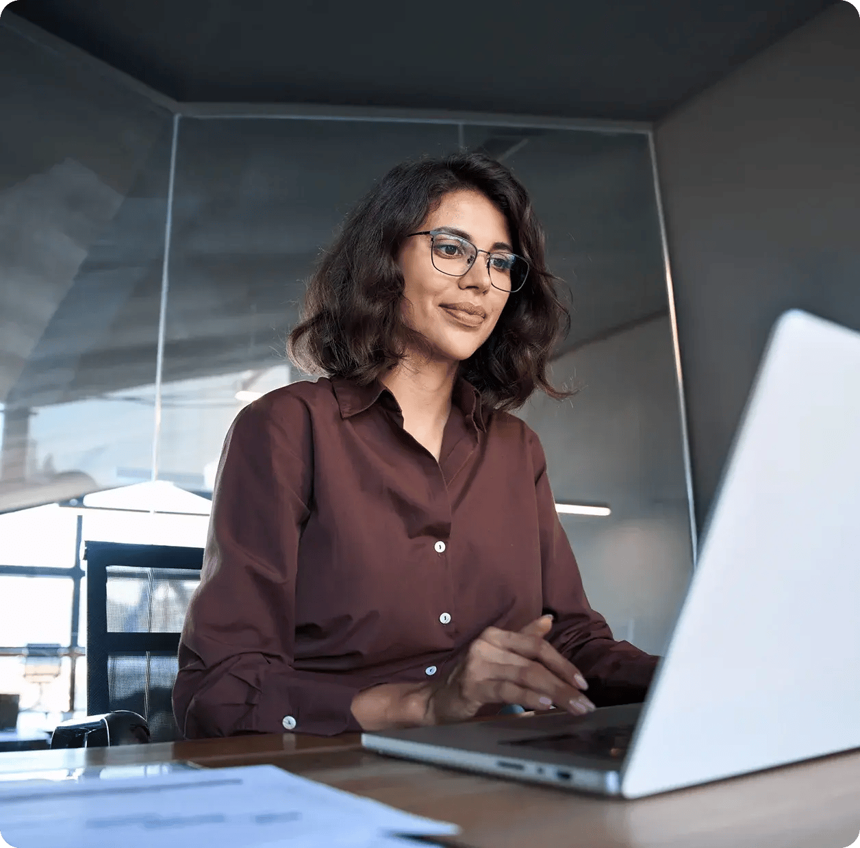 women-sitting-at-laptop